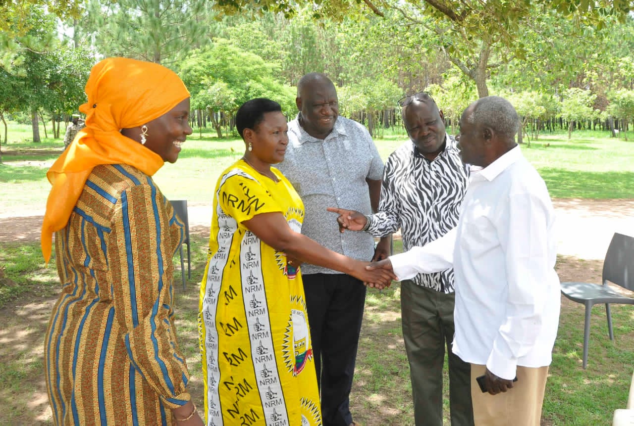 NRM leaders pay visit to Oulanya’s father, Mzee Nathan Okori