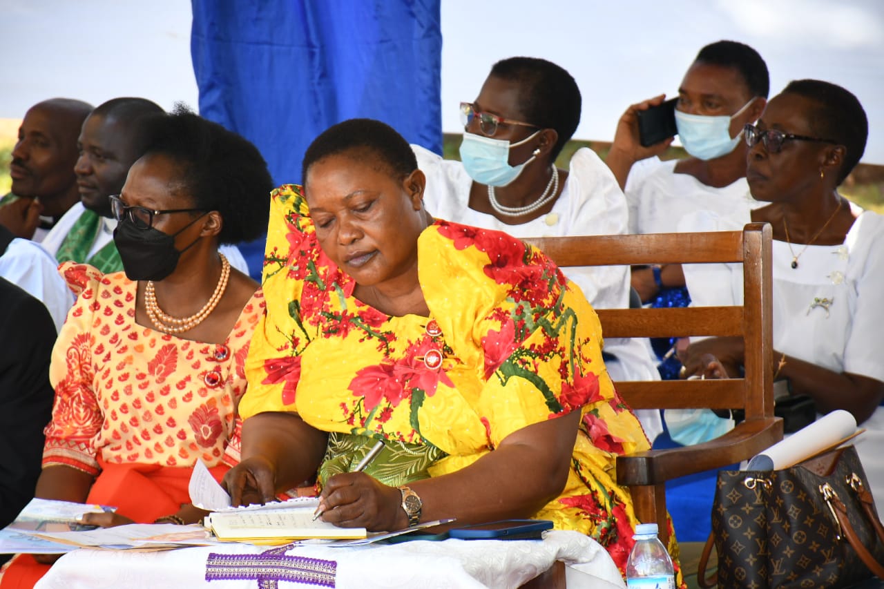 Museveni Contributes 80M towards Constructions at Bugembe Cathedral