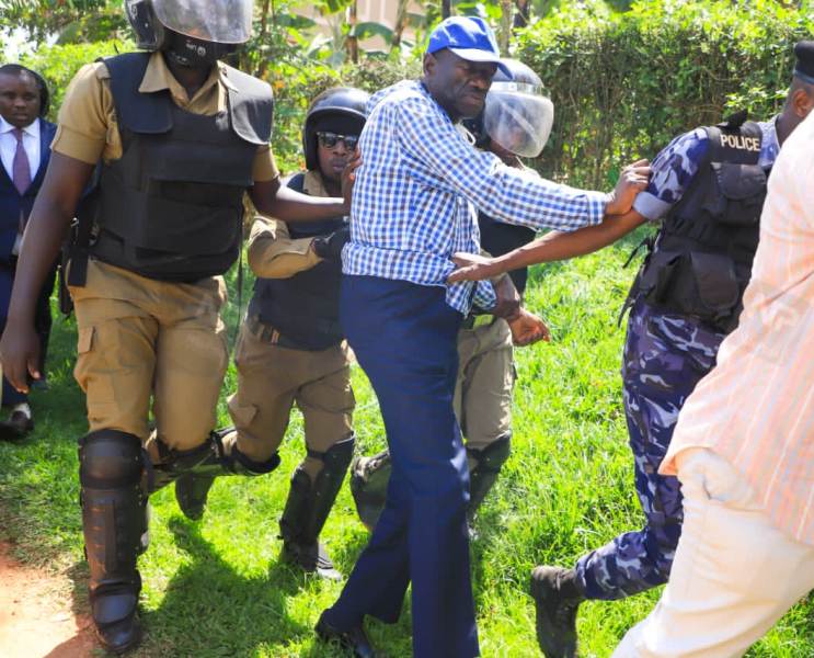 Dr. Besigye A Freeman As Court Grants Him Ugx3m Bail
