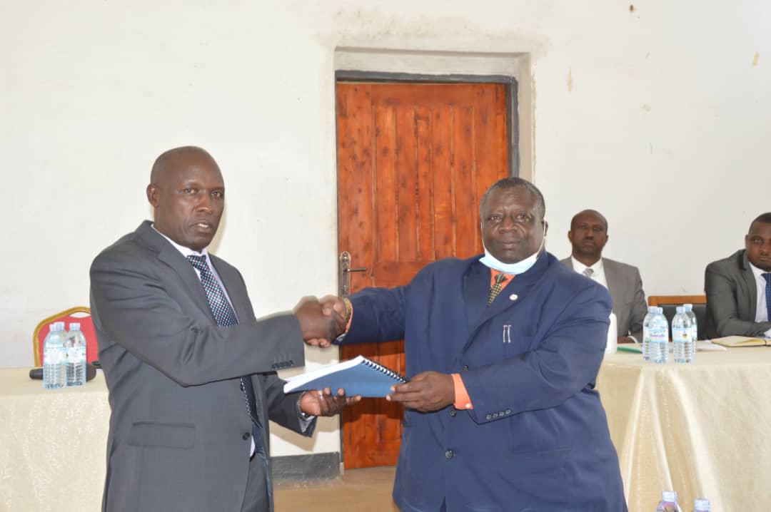 Outgoing Rukiga District CAO Hailed For Exemplary Services During His Tenure