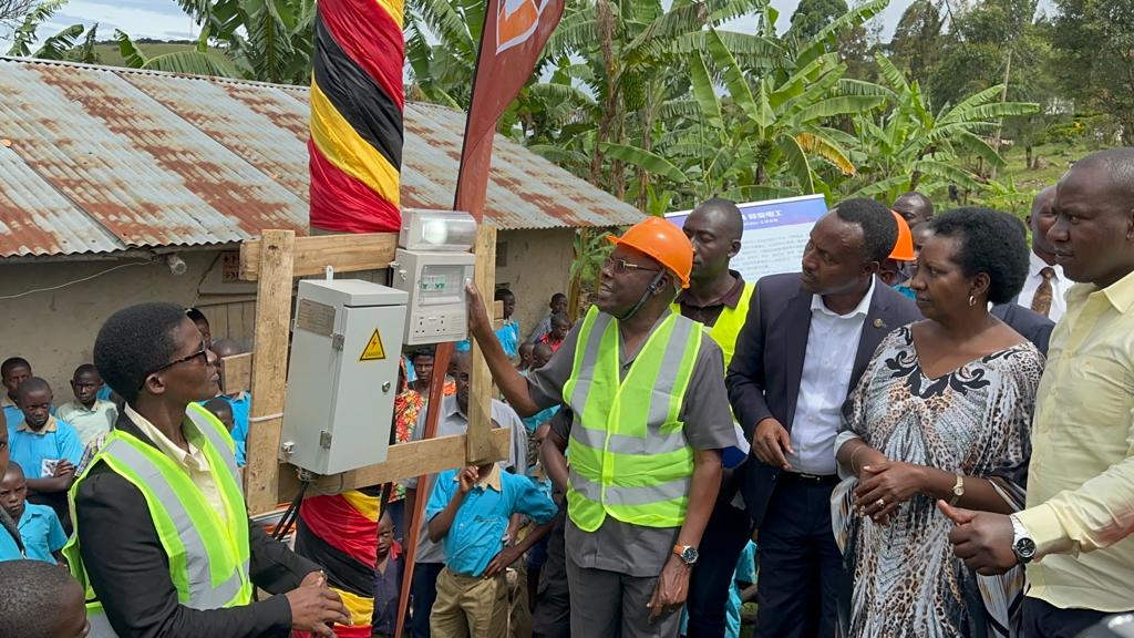Over 100Km power supply access commissioned in Rwampara district