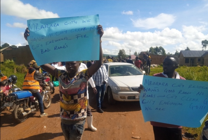 Locals threaten to ‘castrate’ mayor Kakyebezi over poor state of roads in Mbarara city