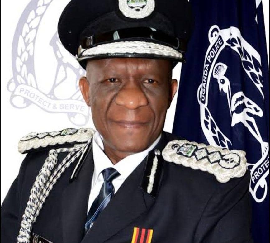 36yrs in police combat, Ochola bows out! His parting moment leaves fellow corps teary