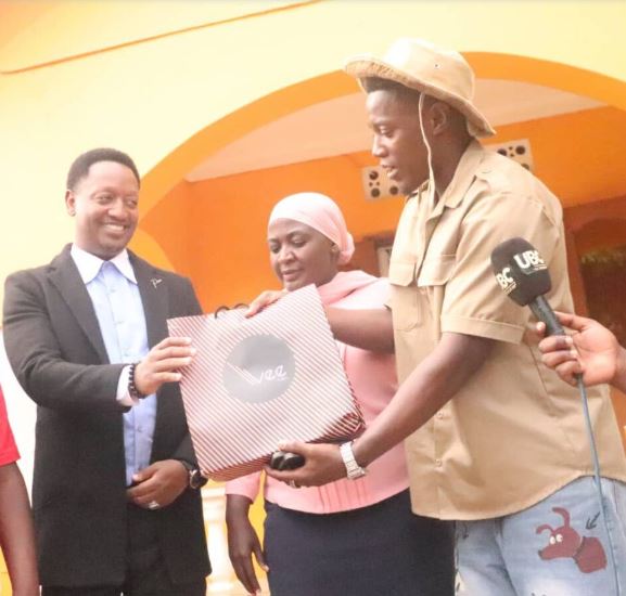 Hajjat Hadijah Namyalo Awards UGX 10 Million Cash Prize to Shakib Lutaaya for Corporate Boxing Victory